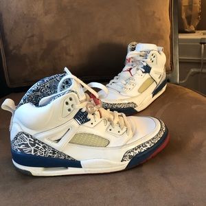Jordan Spizike “True blues”